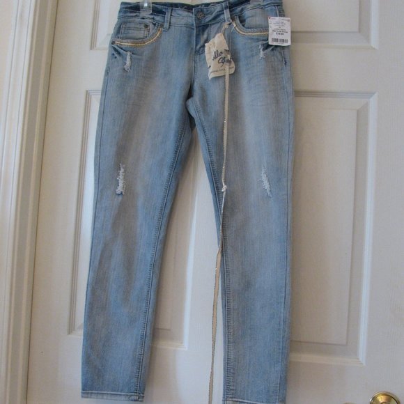 Vanilla Star Denim - Vanilla Star Jeans Size 9 NWT $39.50 Distressed Ripped Light Wash Belt Included
